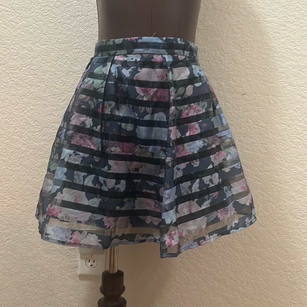 Divided striped floral skirt